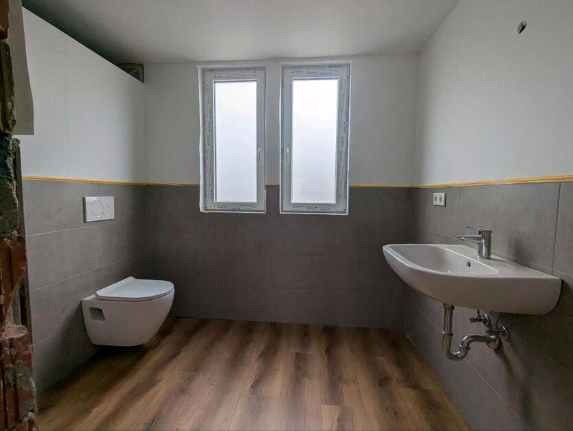 6 Zimmer DHH in Obenstrohe