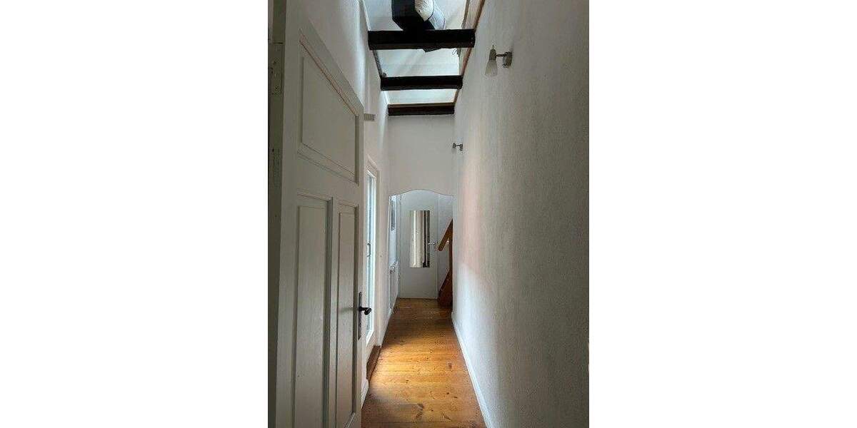 Provisionsfrei - Schöne Doppelhaushälfte mit möbliertes Appartement in idyllischer Stadtlage Nähe der Universität! 4 zimmer