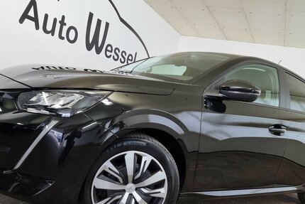 Peugeot 208 Active Pack LED Kamera APP Tempomat SHZ 16.750 km 14.450 € Garrel 49681