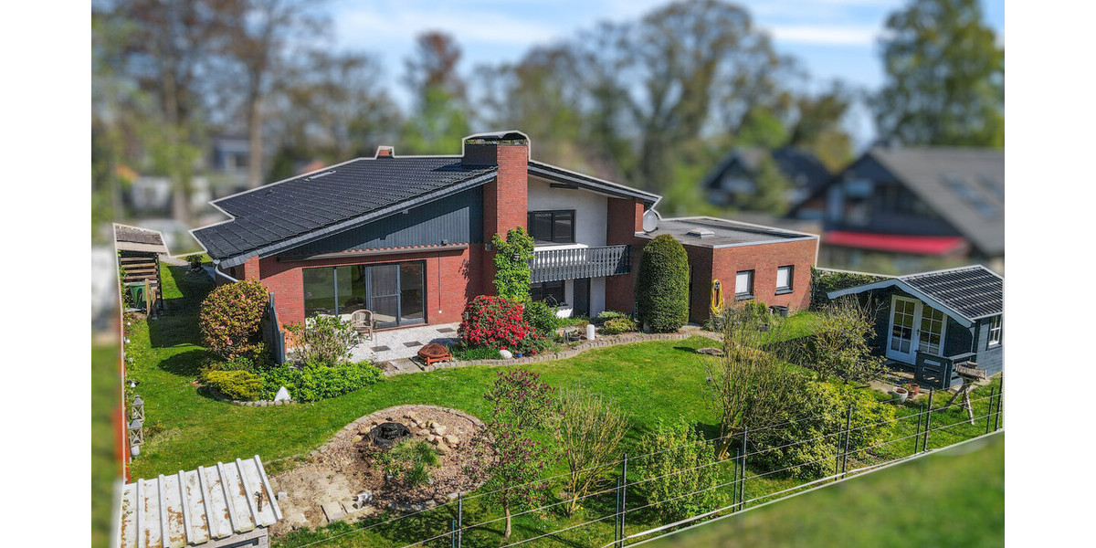 Ganderkesee-Schierbrok Renoviertes Einfamilienhaus in Feldrandlage mit Keller, Garage und EBK - Einfamilienhaus Ganderkesee | Angebot:26366702