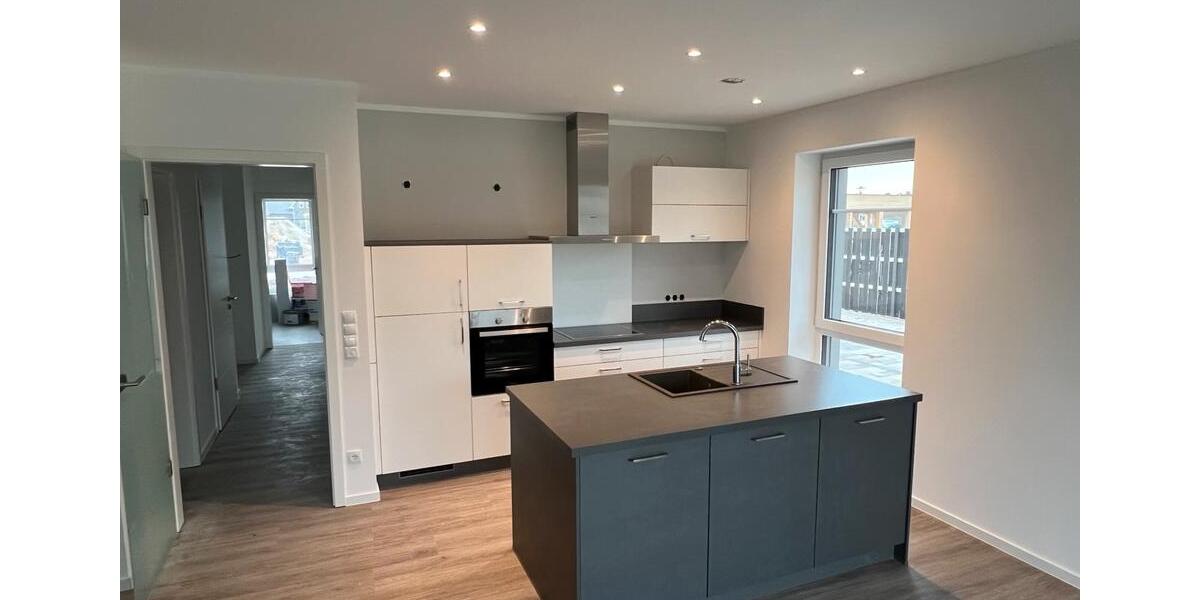 Moderne helle 3-Zimmerwohung, Terrasse, Einbauküche und Carport 3 zimmer