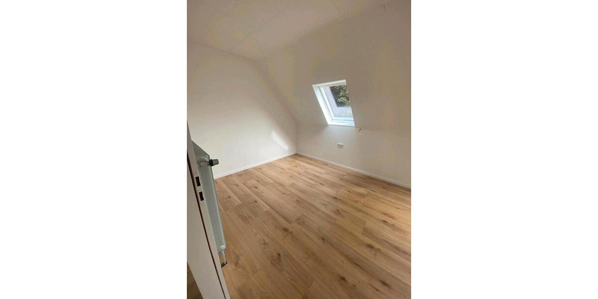 Dachgeschoßwohnung Oldenburg Drielaker-Moor - 2 Zimmer, 77 m&sup2;, 820&euro; | Angebot:25343285