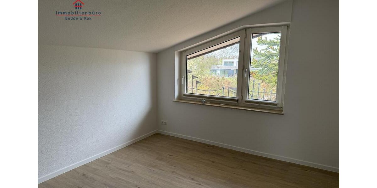 Doppelhaushälfte Friesoythe - 7 Zimmer, 233 m&sup2;, 1.500&euro; | Angebot:26247200