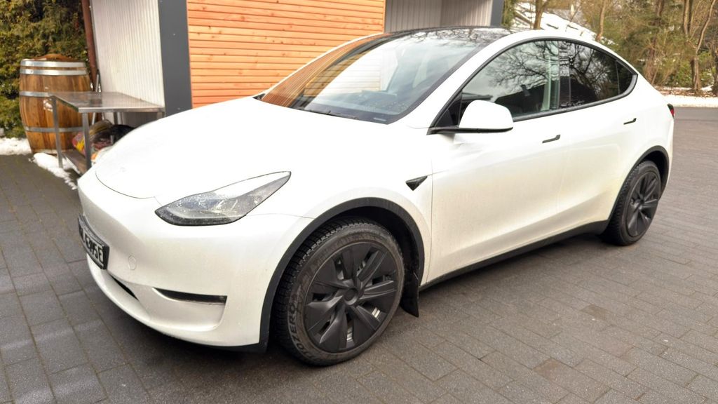 Tesla Model Y 54.000 km 34.499 &euro; Oldenburg 26129