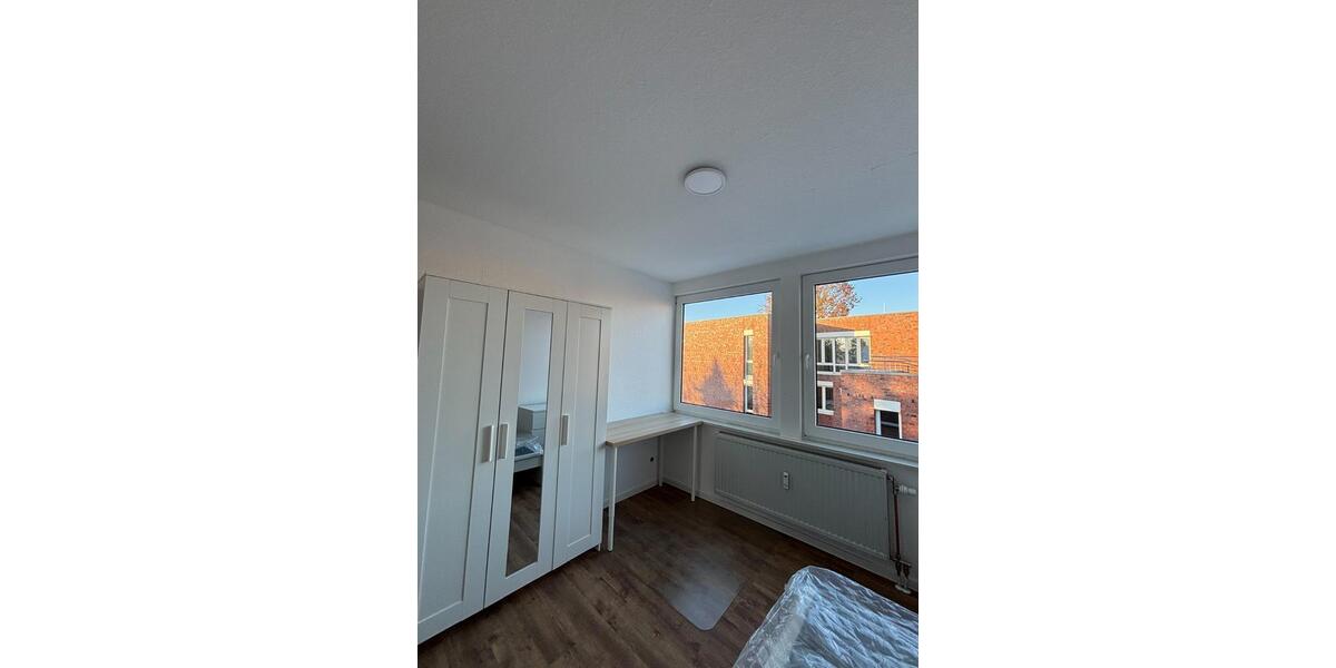 Dachgeschoßwohnung Oldenburg Bürgeresch - 4 Zimmer, 15 m&sup2;, 450&euro; | Angebot:25045188