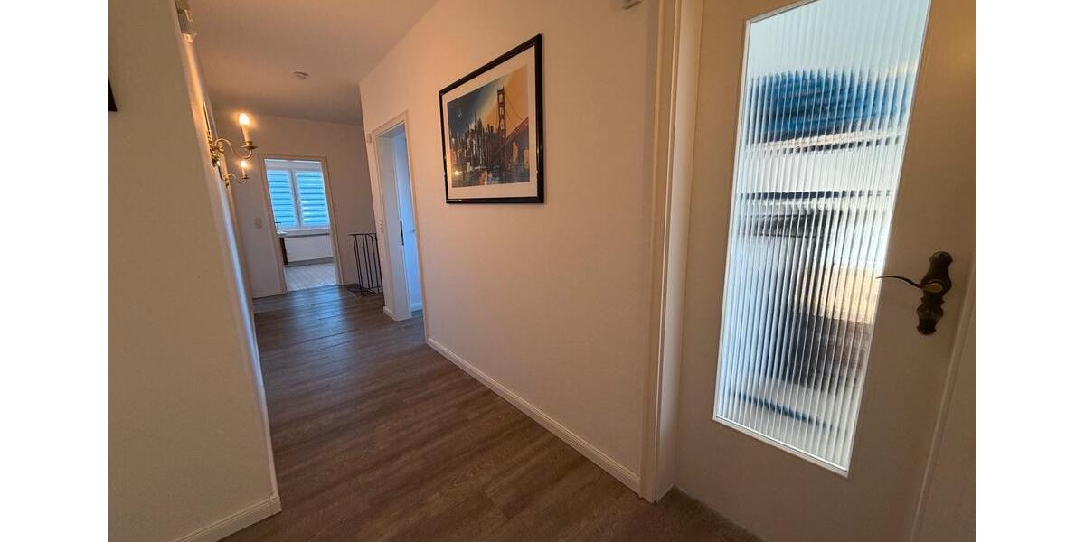 Einfamilienhaus Edewecht - 8 Zimmer, 230 m&sup2;, 595.000&euro; | Angebot:24769412