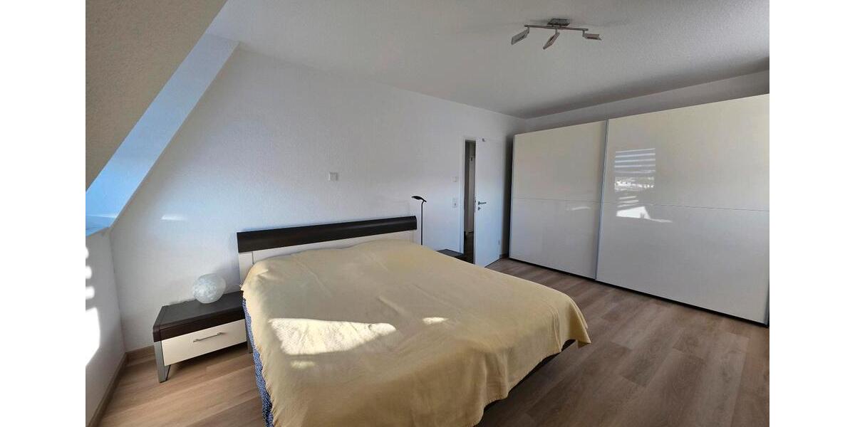 Dachgeschoßwohnung Edewecht - 2 Zimmer, 82 m&sup2;, 937&euro; | Angebot:25991367