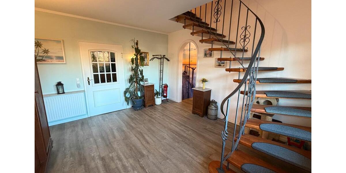 Einfamilienhaus Edewecht - 8 Zimmer, 230 m&sup2;, 595.000&euro; | Angebot:24769412