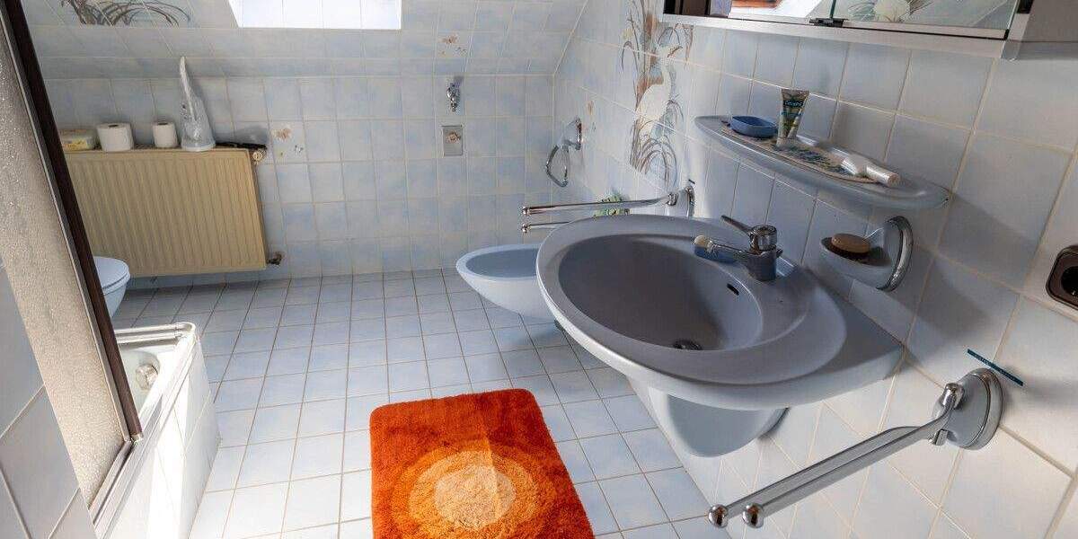 Etagenwohnung Delmenhorst Hasport/Annenheide - 4 Zimmer, 178 m&sup2;, 163.000&euro; | Angebot:25700036