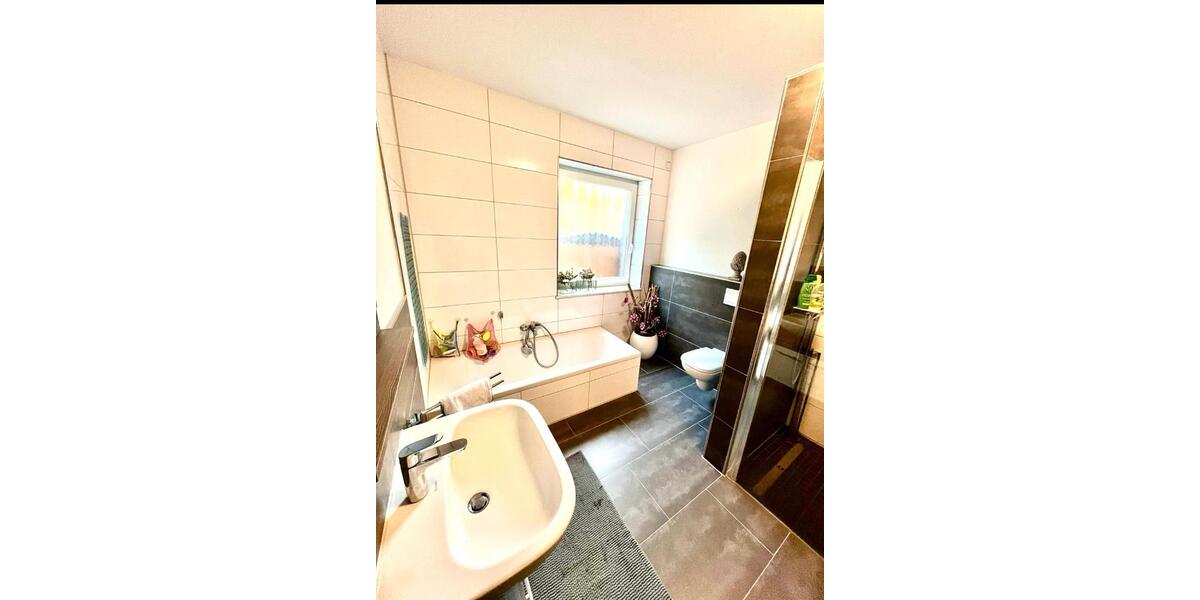 Erdgeschoßwohnung Delmenhorst Bungerhof - 4 Zimmer, 32 m&sup2;, 1.300&euro; | Angebot:25369535