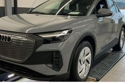 Audi Q4 e-tron 27.620 km 25.979 € Oldenburg 26135