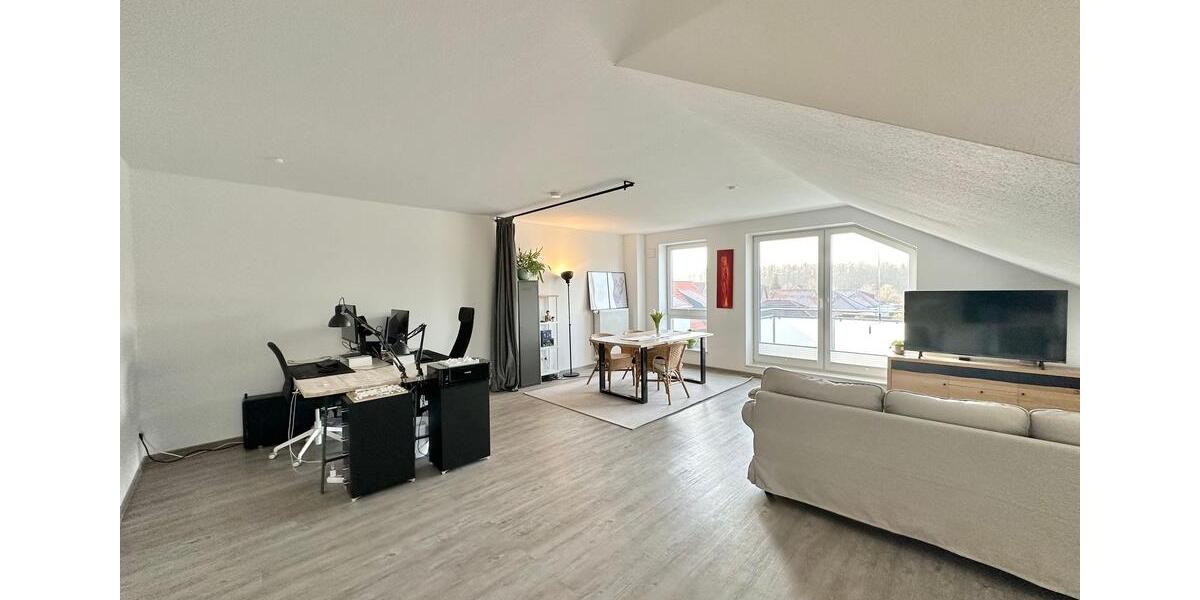 Dachgeschoßwohnung Bad Zwischenahn - 3 Zimmer, 109 m&sup2;, 1.250&euro; | Angebot:24682467