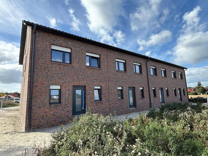 Rastede - Im Göhlen: Neubau-Reihenendhaus mit Einbauküche als Erstbezug zimmer