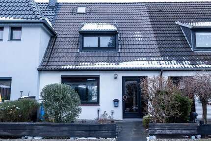 Haus zum Kaufen in Delmenhorst 169.900 € 109 m² 4 zimmer