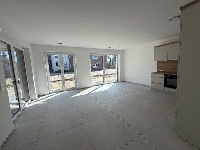 Erdgeschoßwohnung Bad Zwischenahn - 3 Zimmer, 92 m&sup2;, 1.330&euro; | Angebot:26330517