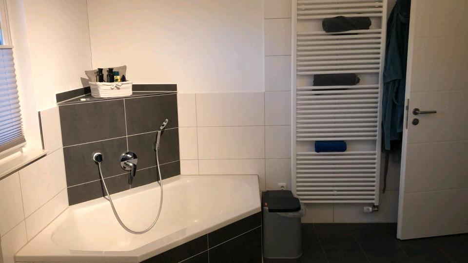 Doppelhaushälfte Rastede - 4 Zimmer, 160 m&sup2;, 1.365&euro; | Angebot:26019698