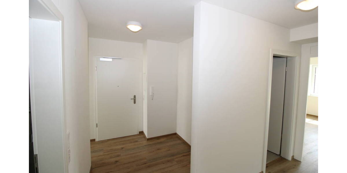 Etagenwohnung Varel - 3 Zimmer, 84 m&sup2;, 273.000&euro; | Angebot:25671281