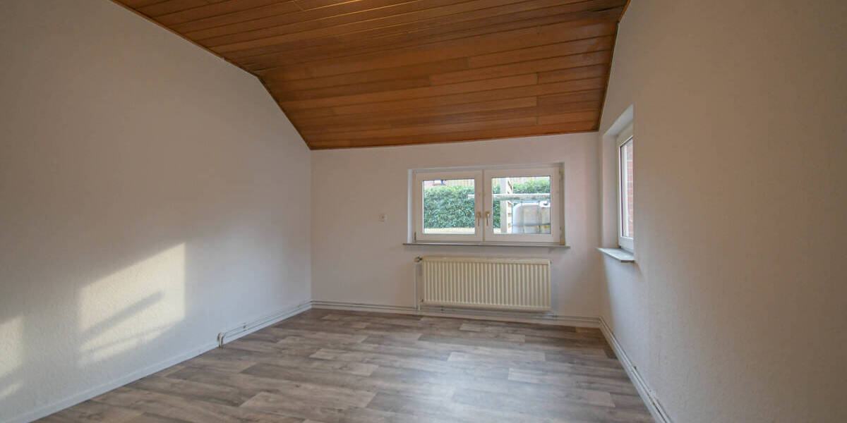 Einfamilienhaus Bösel Edewechterdamm - 1 Zimmer, 314 m&sup2;, 332.000&euro; | Angebot:25692598