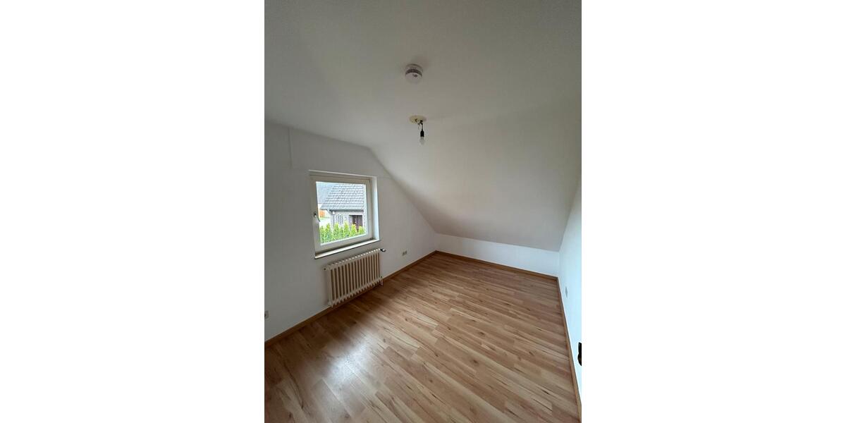 Doppelhaushälfte Westerstede - 4 Zimmer, 100 m&sup2;, 270.000&euro; | Angebot:26489385