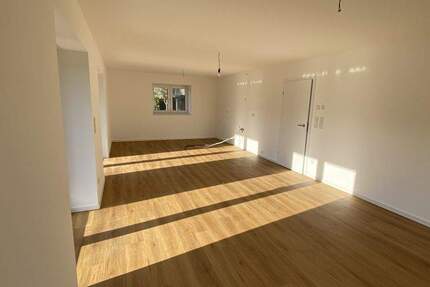 Attraktive Erdgeschosswohnung mit Gäste WC und Terrasse 4 zimmer