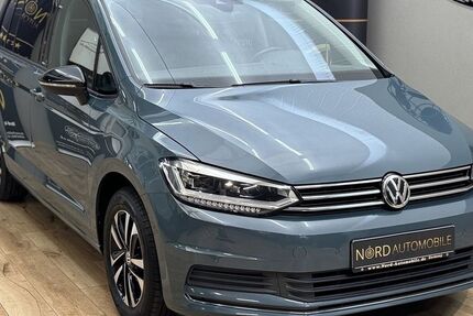 VW Touran 61.697 km 22.400 &euro; Rastede/ Wahnbek 26180