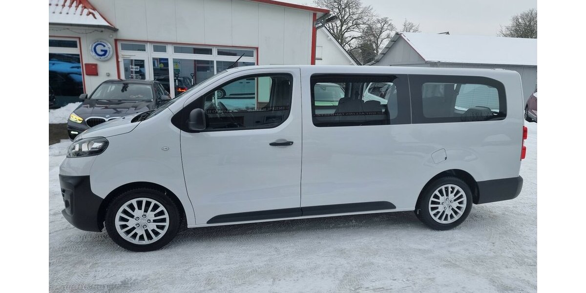 Opel Zafira Life Edition M Vivaro 9-Sitzer Automatik 87.900 km 28.900 &euro; Garrel 49681