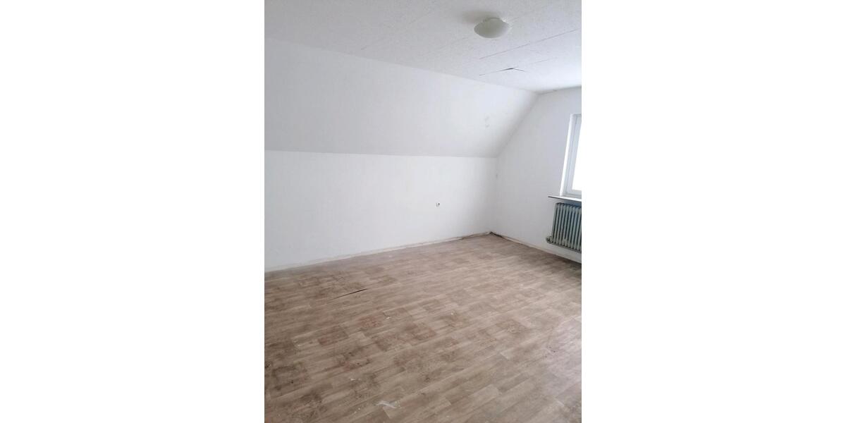 Einfamilienhaus Lemwerder - 10 Zimmer, 200 m&sup2;, 2.000&euro; | Angebot:25892931