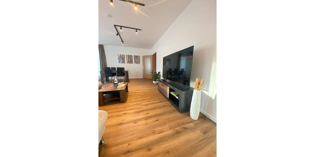 Erdgeschoßwohnung Oldenburg Ziegelhof - 3 Zimmer, 90 m&sup2;, 1.700&euro; | Angebot:25936305