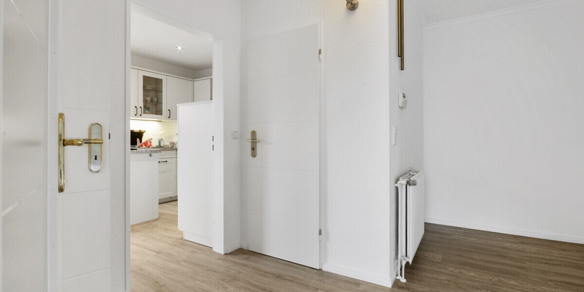 Ganderkesee-Schierbrok Renoviertes Einfamilienhaus in Feldrandlage mit Keller, Garage und EBK - Einfamilienhaus Ganderkesee | Angebot:26366702