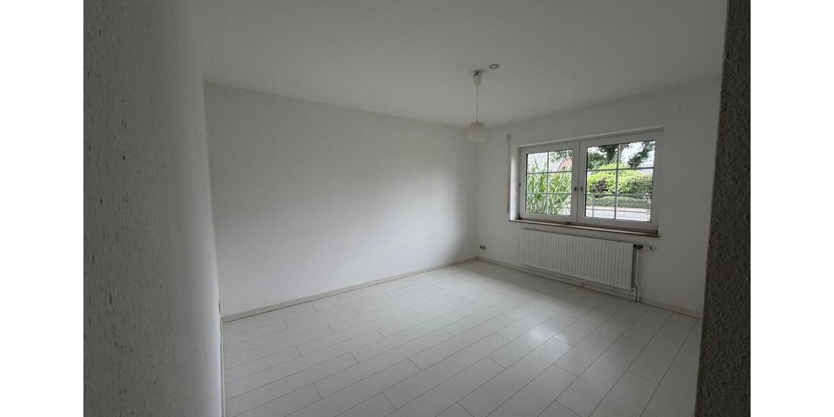 Einfamilienhaus Rastede - 9 Zimmer, 254 m&sup2;, 645.000&euro; | Angebot:26943893