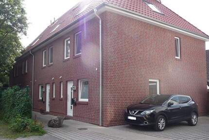 Haus Hude - 4 Zimmer, 128 m&sup2;, 900&euro; | Angebot:24811581
