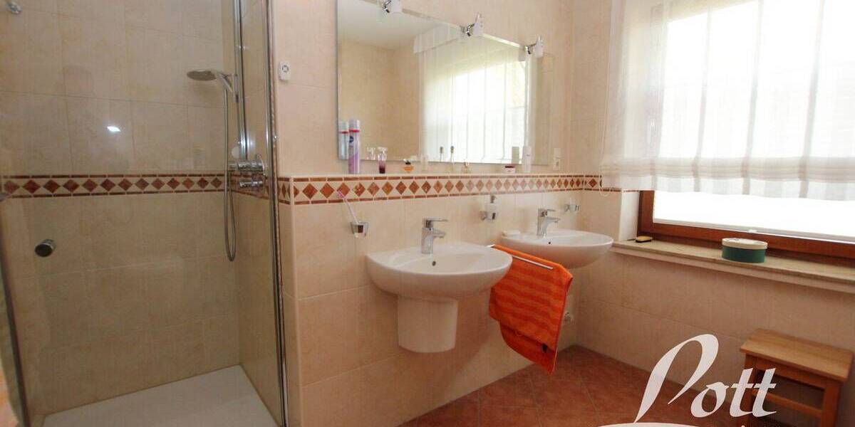 Bungalow Westerstede / Seggern Westerstede - 5 Zimmer, 128 m&sup2;, 369.000&euro; | Angebot:26256653