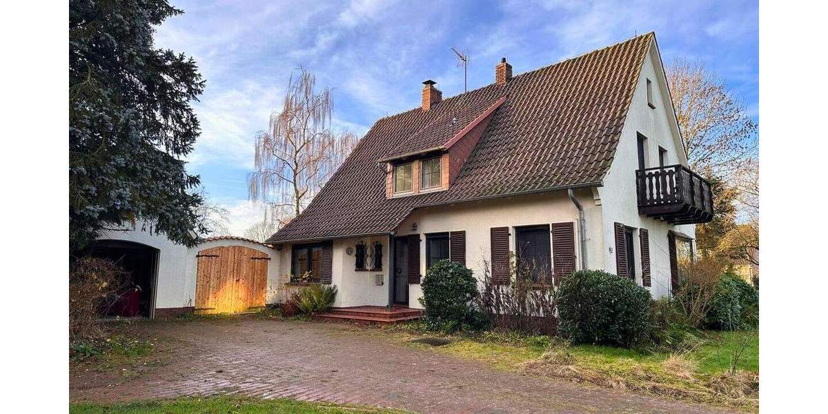 Einfamilienhaus in zentraler Lage mit großem Grundstück! 6 zimmer