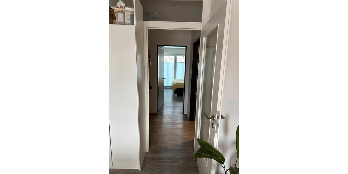 Lichtdurchflutete 2(ggf.3)-Zimmer-Wohnung mit Carport und Garten 2 zimmer