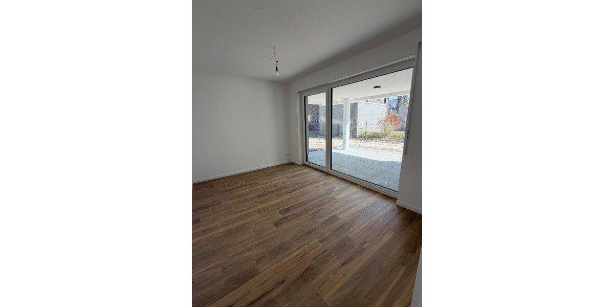 Erdgeschoßwohnung Bad Zwischenahn - 3 Zimmer, 92 m&sup2;, 1.330&euro; | Angebot:26330517