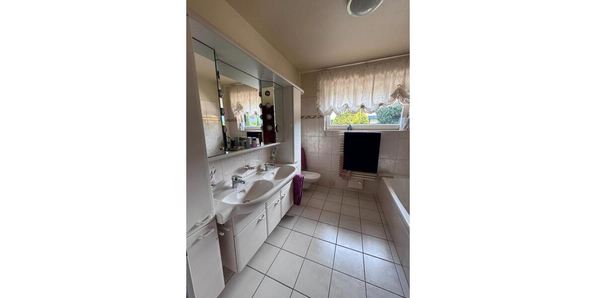 Einfamilienhaus Wiefelstede - 7 Zimmer, 150 m&sup2;, 425.000&euro; | Angebot:26461272