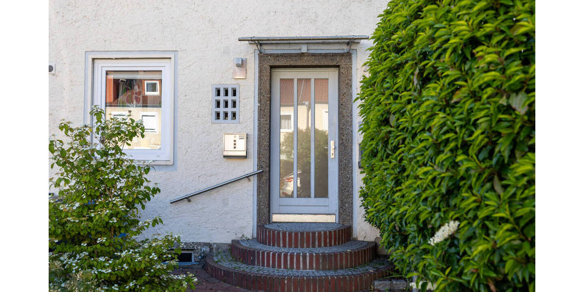 Mehrfamilienhaus, Wohnhaus Delmenhorst Deichhorst - 6 Zimmer, 136 m&sup2;, 199.000&euro; | Angebot:26741533