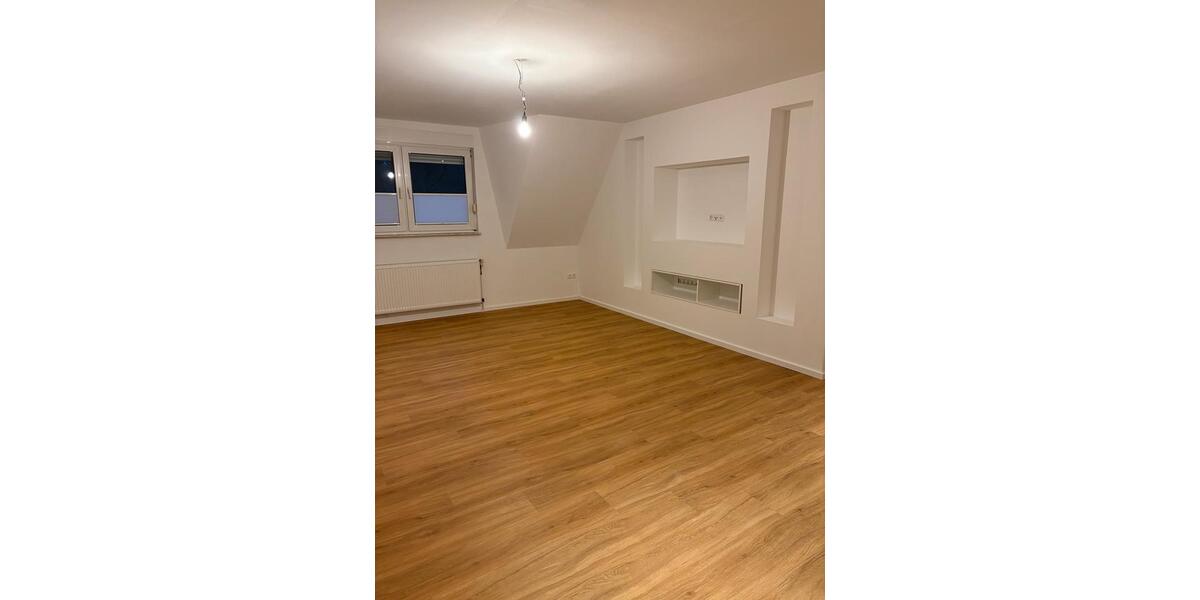 Dachgeschoßwohnung Friesoythe - 3 Zimmer, 110 m&sup2;, 650&euro; | Angebot:25380278