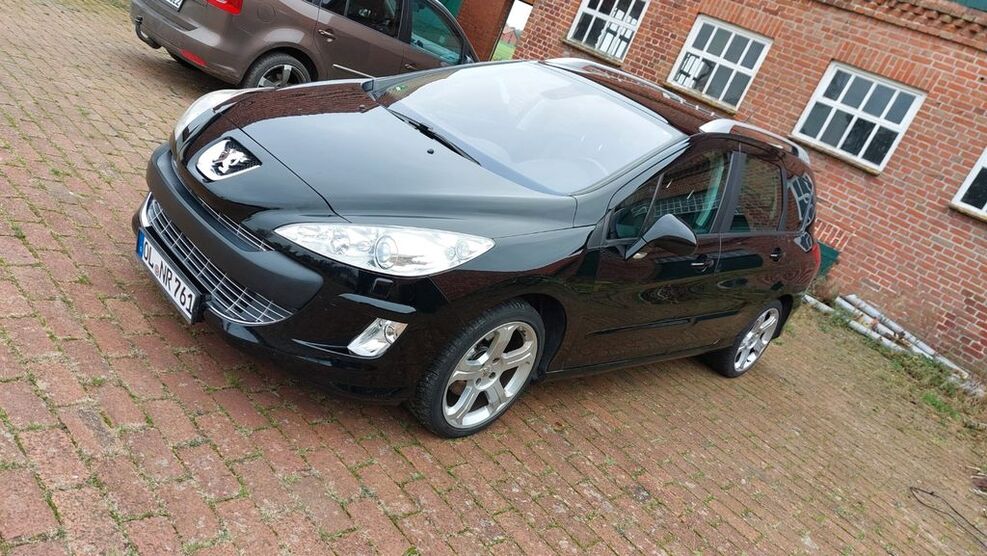 Peugeot 308 180.000 km 2.200 € Oldenburg 26123