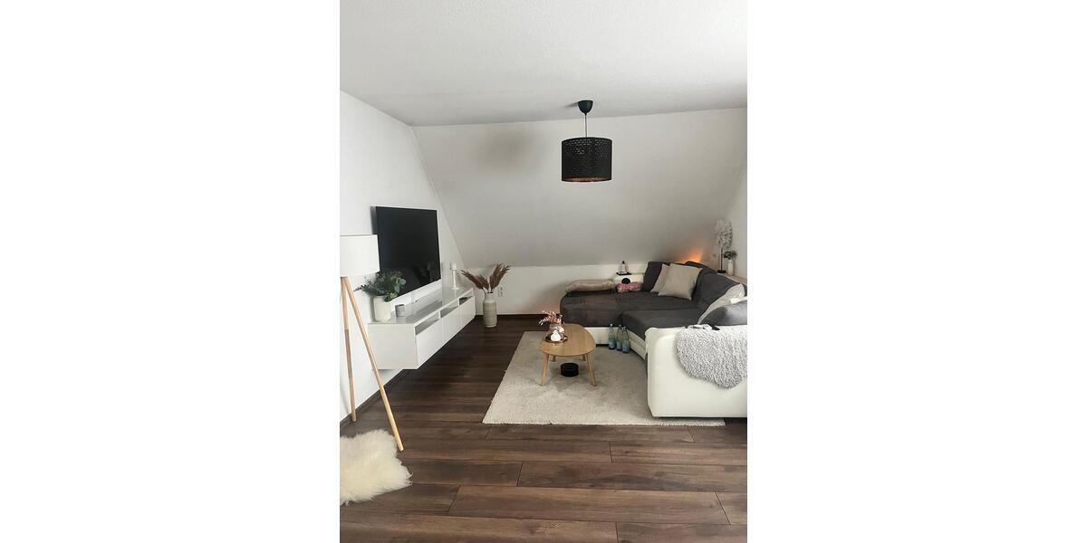 Dachgeschoßwohnung Schwanewede - 3.5 Zimmer, 120 m&sup2;, 900&euro; | Angebot:25368322