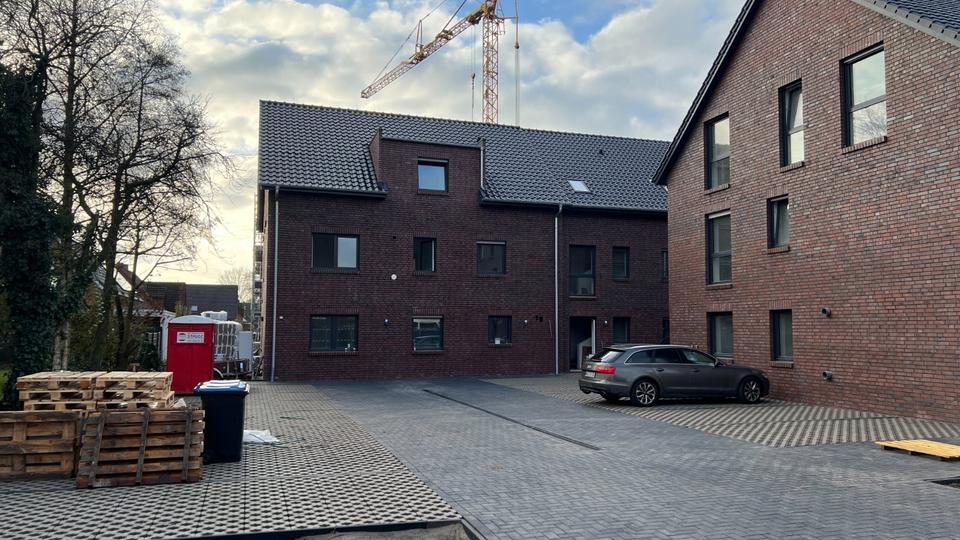 Dachgeschoßwohnung Edewecht - 5 Zimmer, 158 m&sup2;, 1.820&euro; | Angebot:25305525