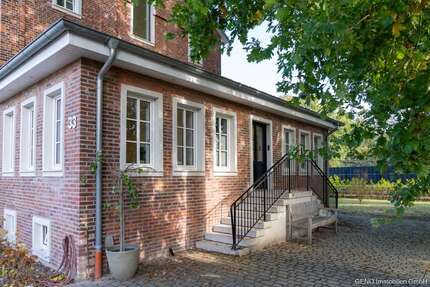 Haus Dötlingen - 9 Zimmer, 300 m&sup2;, 2.800&euro; | Angebot:26781139