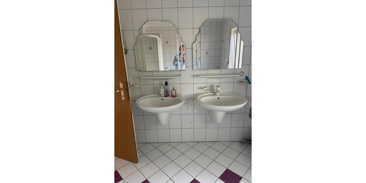 Dachgeschoßwohnung Friesoythe - 3 Zimmer, 140 m&sup2;, 900&euro; | Angebot:25380262
