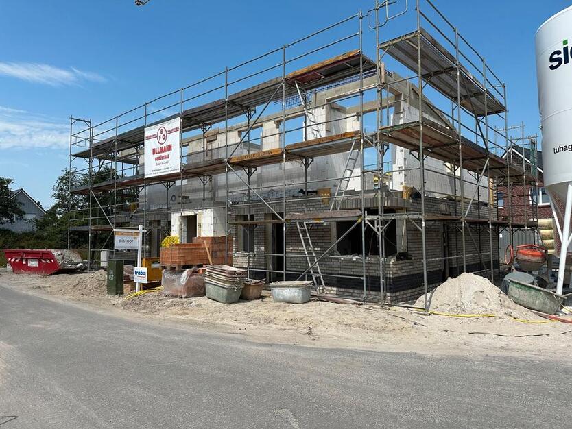 Hier beginnt dein neues Kapitel: DHH mit Carport, Balkon und Terrasse!