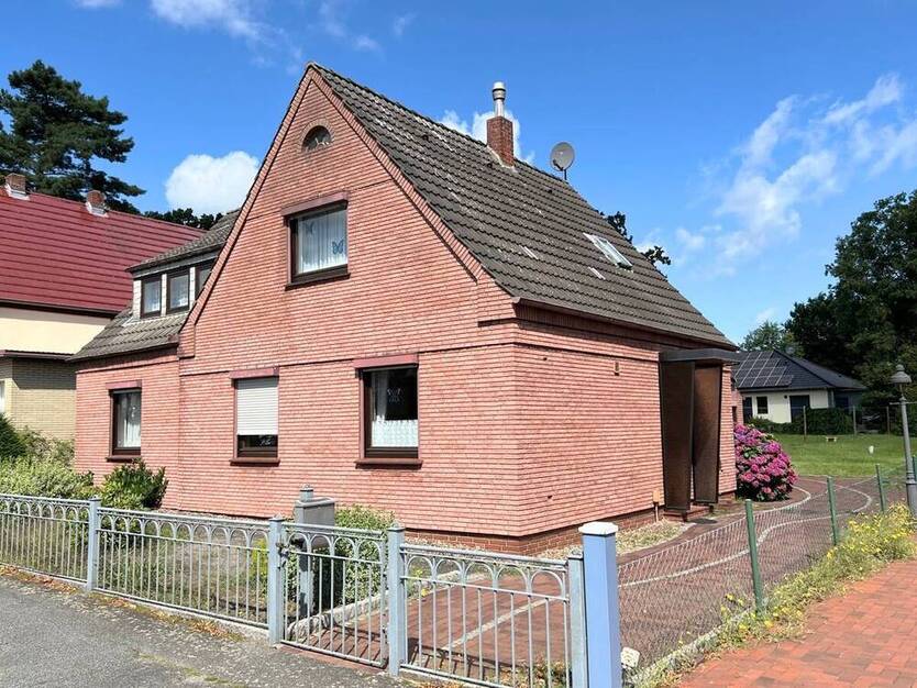 PURNHAGEN-ImmobilieN - Freistehendes Einfamilienhaus auf großem Grundstück in ruhiger Nebenstraße von Rekum!