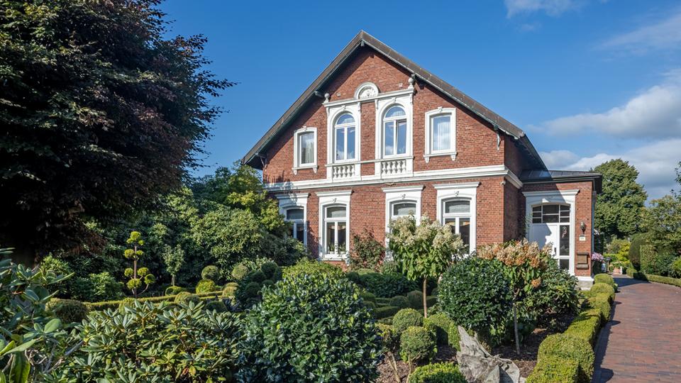 Saniertes, denkmalgeschütztes Wohnhaus mit Garten, Nebengebäuden u. Garage im Herzen von Wiefelstede 8 zimmer