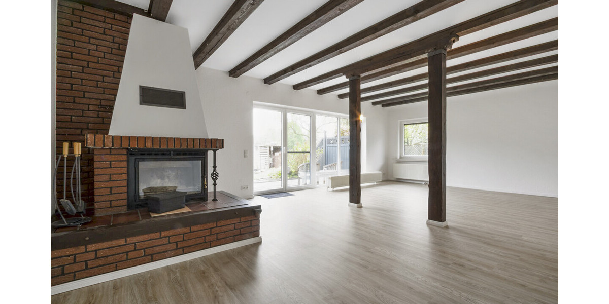 Ganderkesee-Schierbrok Renoviertes Einfamilienhaus in Feldrandlage mit Keller, Garage und EBK - Einfamilienhaus Ganderkesee | Angebot:26366702