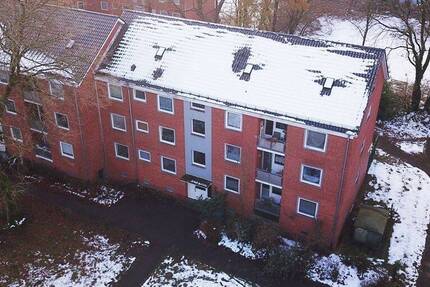 geräumige Eigentumswohnung im 1. Obergeschoss, mit Balkon und Loggia 4 zimmer