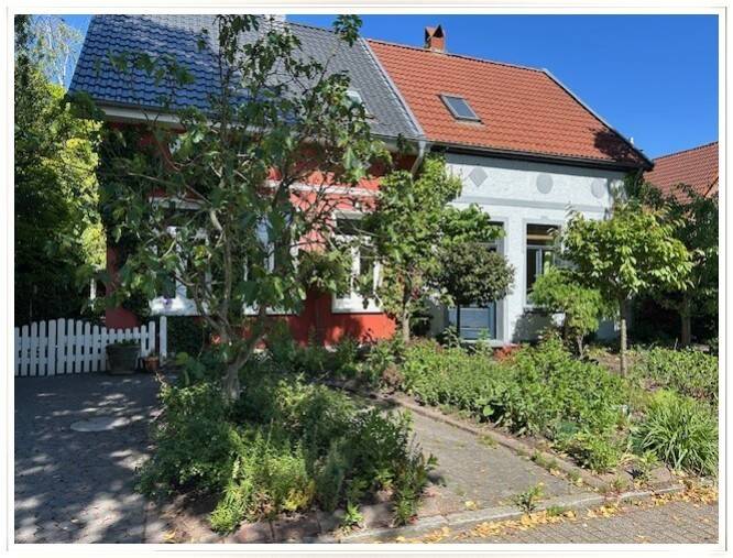 Schönes Doppelhaus in idyllischer Stadtlage Nähe der Universität!