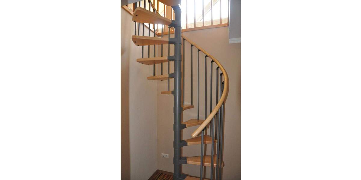 Attraktives Einfamilienhaus auf ruhigem Hintergrundstück mit großem Pool in begehrter Wohnlage! 4 zimmer